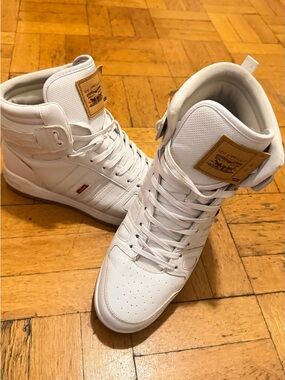 Levi's Men's White High-Top Sneakers with Tan Patch